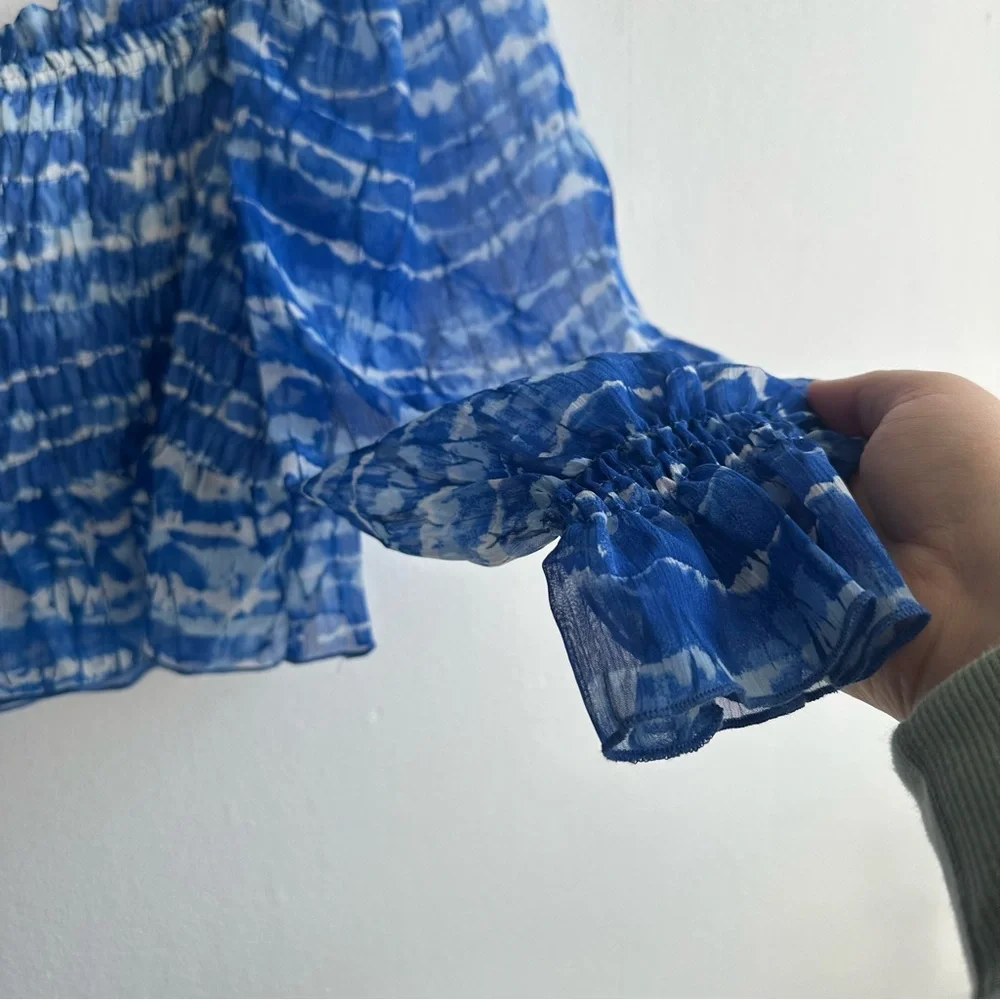 ZARA Blue Tie-Dye Smocked Puff Sleeve Top – Coastal Boho Festival Vibes Size L